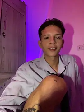 tylernova online show from October 20, 4:02 am