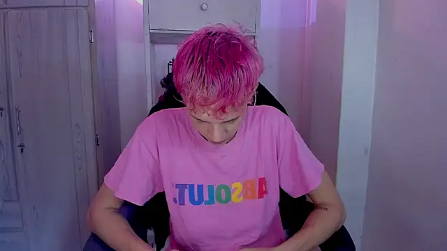 tylernova online show from November 30, 3:54 am