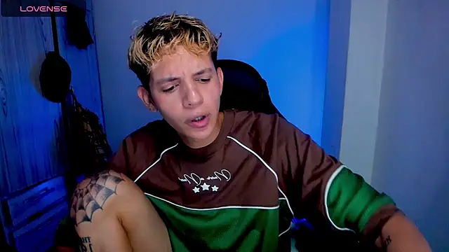 tylernova online show from March 22, 3:21 am