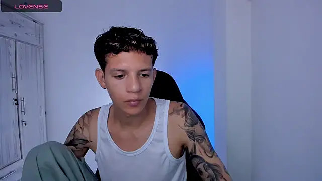 tylernova online show from May 4, 3:24 am