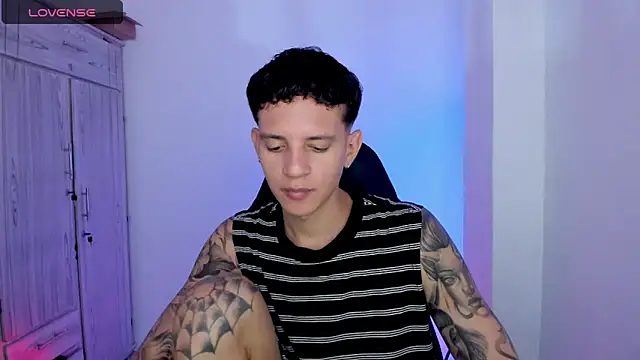 tylernova online show from May 27, 3:03 am