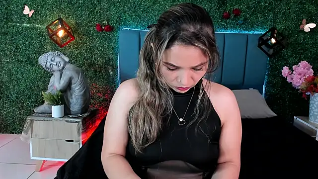 Kiaraa88 online show from July 3, 8:37 pm