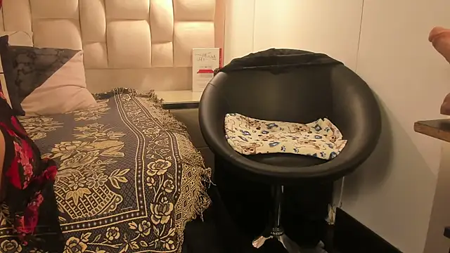 Barbbara sweett online show from March 18, 1:03 pm