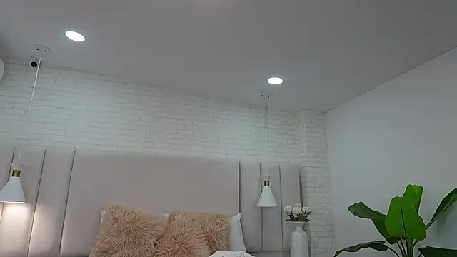 nina gb online show from April 15, 7:43 pm