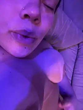 Fernandinhacarioca021rj online show from April 14, 1:33 am