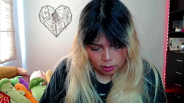 EllieMoonX online show from November 18, 3:16 pm