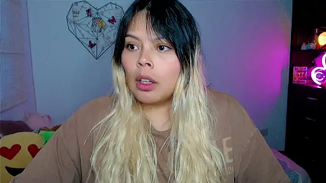 EllieMoonX online show from April 15, 11:05 pm