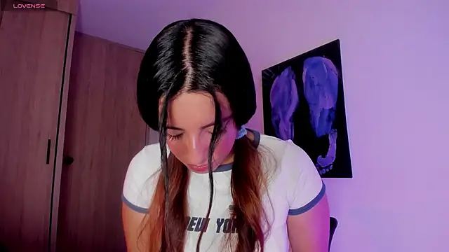 Meganthomson online show from October 27, 2:15 am