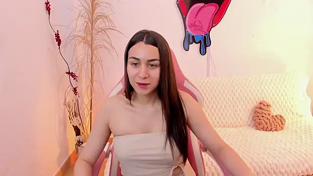 Snapshot of EmmaMyers1 chatting on November 9, 12:09 am EmmaMyers1 online show from November 9, 12:09 am