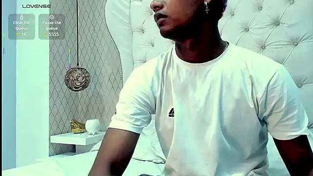 MorenitoDigno online show from January 10, 6:42 pm