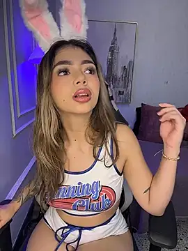 Snapshot of HoneyMollyX chatting on October 20, 1:00 pm HoneyMollyX online show from October 20, 1:00 pm