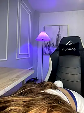 Snapshot of HoneyMollyX chatting on October 26, 1:06 pm HoneyMollyX online show from October 26, 1:06 pm