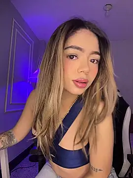 Snapshot of HoneyMollyX chatting on October 30, 1:01 pm HoneyMollyX online show from October 30, 1:01 pm