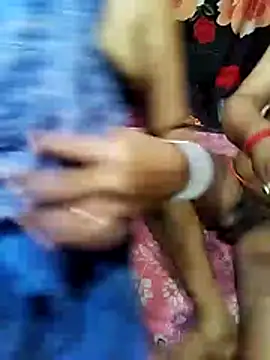 Snapshot of modhu82 chatting on November 17, 7:19 pm modhu82 online show from November 17, 7:19 pm