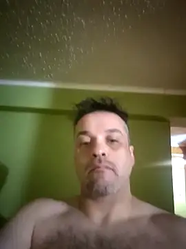 Snapshot of Tophe1 chatting on October 28, 5:11 am Tophe1 online show from October 28, 5:11 am