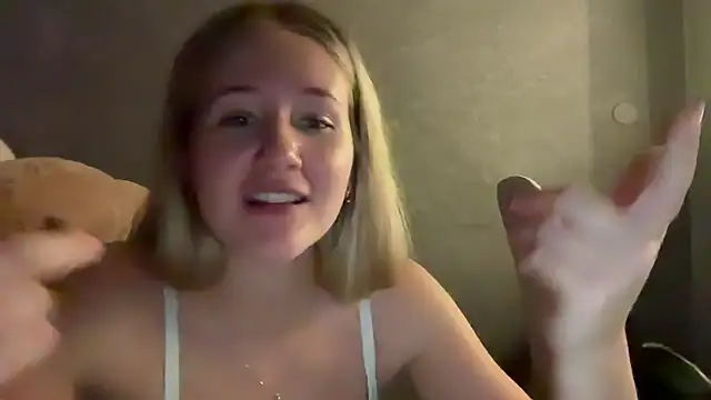 Snapshot of itssosierra chatting on July 2, 3:23 am itssosierra online show from July 2, 3:23 am