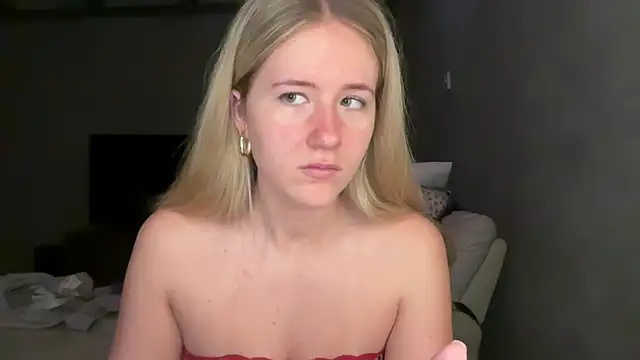 Snapshot of itssosierra chatting on July 9, 12:37 am itssosierra online show from July 9, 12:37 am