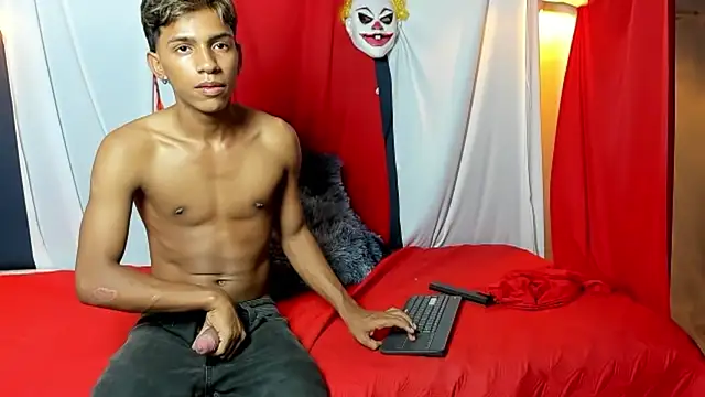 Snapshot of ryder_cum23 chatting on October 18, 5:32 am ryder cum23 online show from October 18, 5:32 am