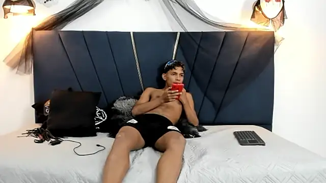 Snapshot of ryder_cum23 chatting on October 19, 9:10 am ryder cum23 online show from October 19, 9:10 am