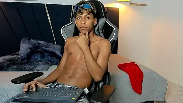 Snapshot of ryder_cum23 chatting on October 21, 7:09 am ryder cum23 online show from October 21, 7:09 am