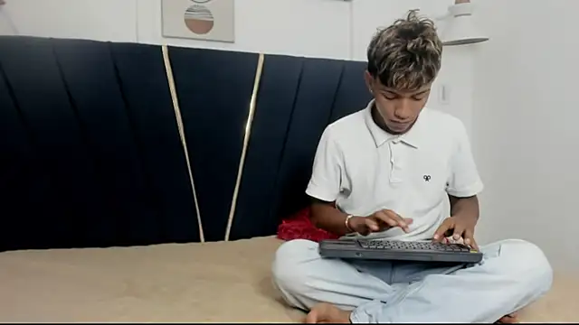 Snapshot of ryder_cum23 chatting on October 24, 9:17 am ryder cum23 online show from October 24, 9:17 am