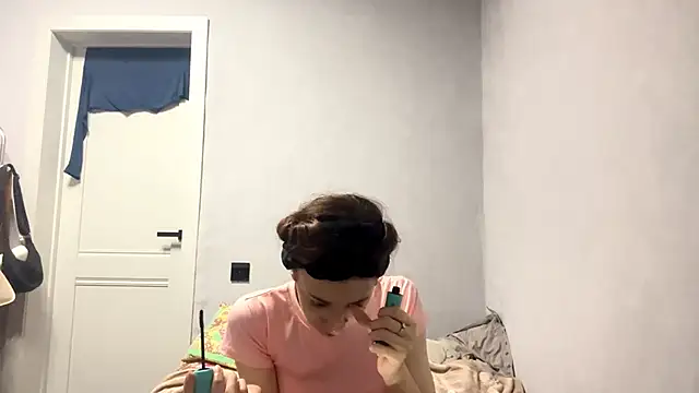 Snapshot of WildPeachh chatting on October 28, 6:21 pm WildPeachh online show from October 28, 6:21 pm