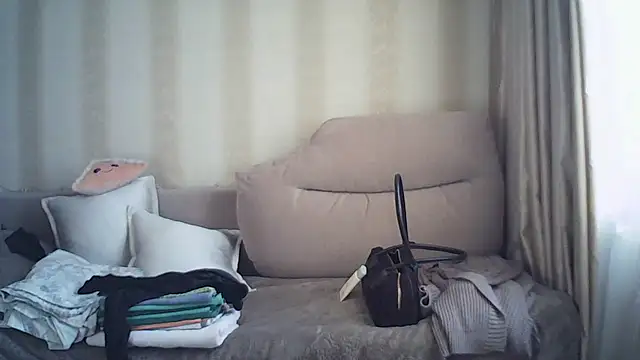 MoodieMira online show from March 11, 1:50 pm