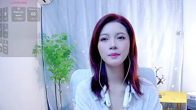 Snapshot of niannian6373 chatting on October 26, 12:44 pm niannian6373 online show from October 26, 12:44 pm