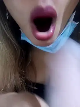 Snapshot of FATIFATIMOROC chatting on January 6, 8:18 am FATIFATIMOROC online show from January 6, 8:18 am