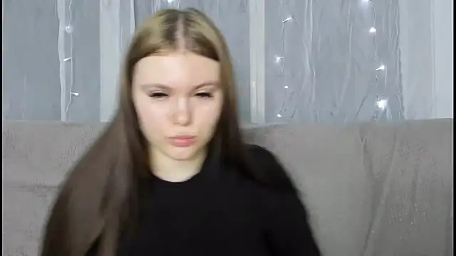 Snapshot of Musegirl chatting on December 17, 2:06 am Musegirl online show from December 17, 2:06 am