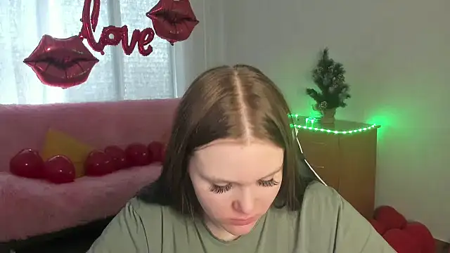 Snapshot of Musegirl chatting on February 25, 8:13 am Musegirl online show from February 25, 8:13 am