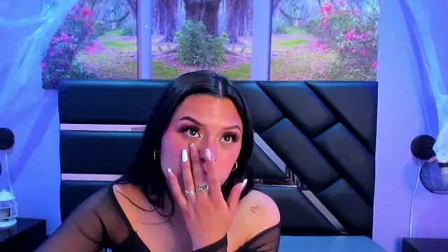 GAbrielaBotero online show from November 10, 7:35 pm