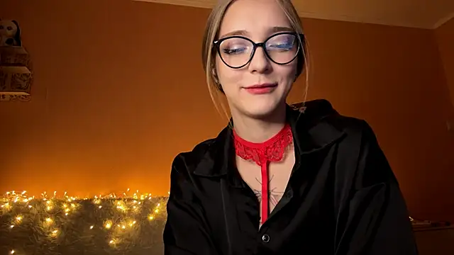 Snapshot of EvaPeace chatting on October 11, 4:16 pm EvaPeace online show from October 11, 4:16 pm