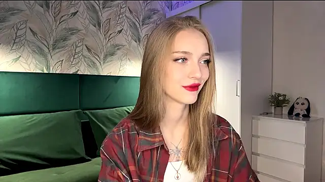 Snapshot of EvaPeace chatting on October 24, 4:14 pm EvaPeace online show from October 24, 4:14 pm