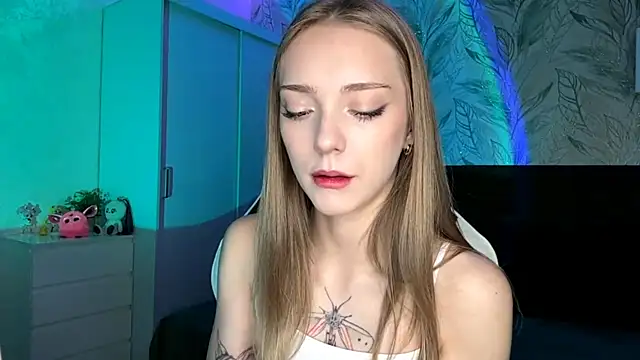 Snapshot of EvaPeace chatting on November 14, 5:11 pm EvaPeace online show from November 14, 5:11 pm