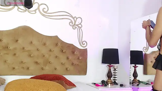 Adara Ferrara online show from October 31, 5:47 pm