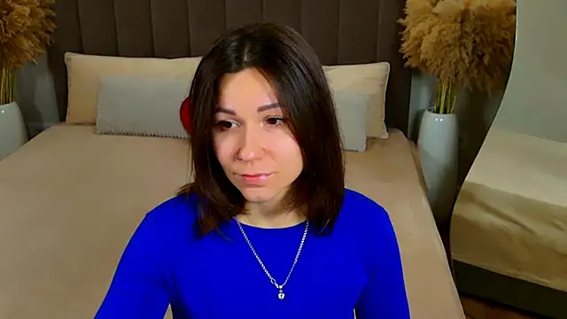 EdenSolis online show from April 15, 9:27 am