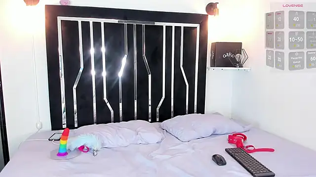 Snapshot of Iam_criss09 chatting on October 27, 2:10 pm Iam criss09 online show from October 27, 2:10 pm