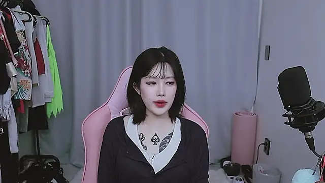 MISA 02 online show from April 5, 6:49 pm