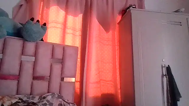 Snapshot of abby_moss_2 chatting on November 21, 2:38 pm abby moss 2 online show from November 21, 2:38 pm