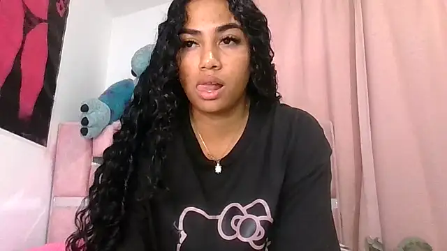 Snapshot of abby_moss_2 chatting on November 22, 4:33 am abby moss 2 online show from November 22, 4:33 am