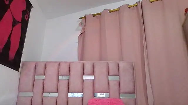 Snapshot of abby_moss_2 chatting on November 27, 5:09 am abby moss 2 online show from November 27, 5:09 am