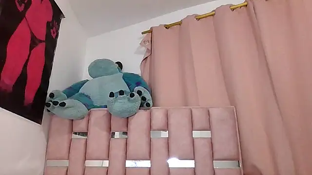 Snapshot of abby_moss_2 chatting on November 29, 5:10 am abby moss 2 online show from November 29, 5:10 am