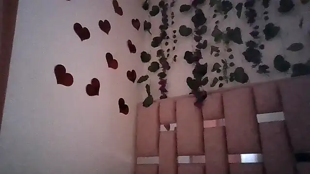 Snapshot of abby_moss_2 chatting on April 24, 12:40 pm abby moss 2 online show from April 24, 12:40 pm