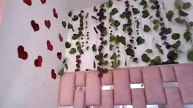 Snapshot of abby_moss_2 chatting on April 25, 1:41 pm abby moss 2 online show from April 25, 1:41 pm