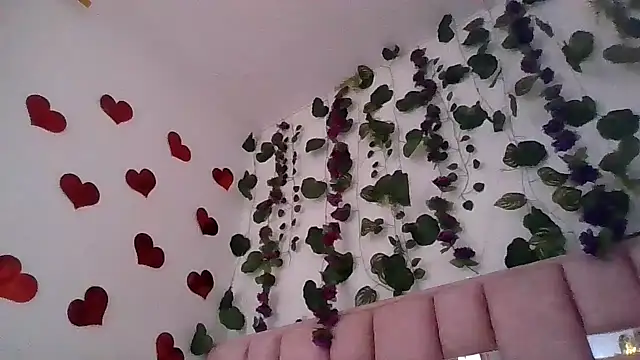 Snapshot of abby_moss_2 chatting on April 29, 12:42 pm abby moss 2 online show from April 29, 12:42 pm