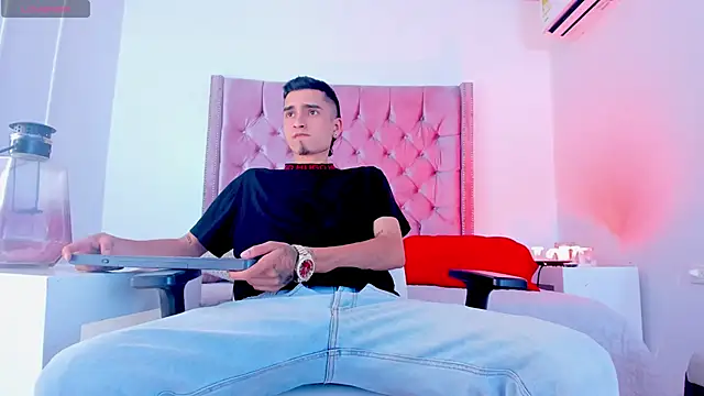 Snapshot of Ethan_Boy_ chatting on October 29, 7:26 pm Ethan Boy online show from October 29, 7:26 pm