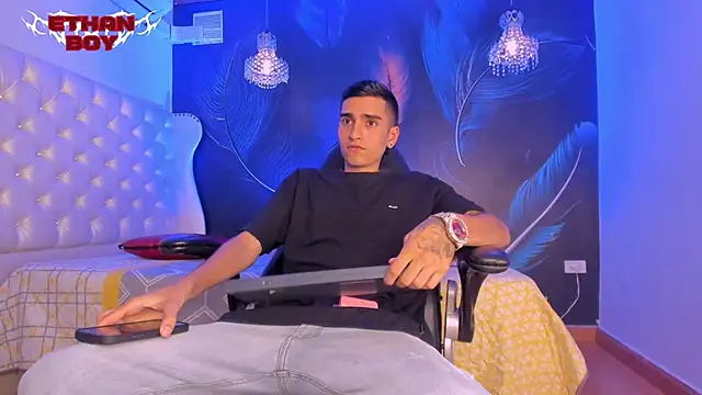 Snapshot of Ethan_Boy_ chatting on January 6, 9:07 pm Ethan Boy online show from January 6, 9:07 pm