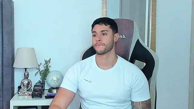 Snapshot of Ken_mailik1 chatting on July 15, 9:31 pm Ken mailik1 online show from July 15, 9:31 pm