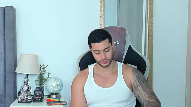 Snapshot of Ken_mailik1 chatting on July 17, 9:08 pm Ken mailik1 online show from July 17, 9:08 pm